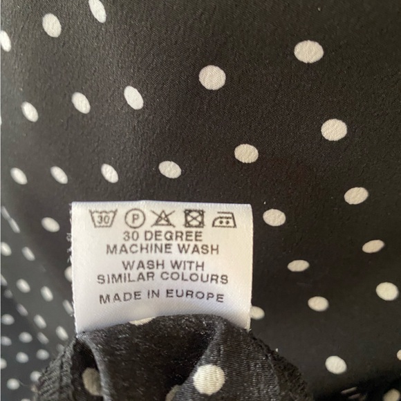 Pretty Retro 40s Shirt Dress in Black with White Polka Dots - Picture 11 of 11